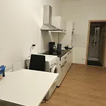 5 Betten Montuerwhonung Mit Waschmaschine