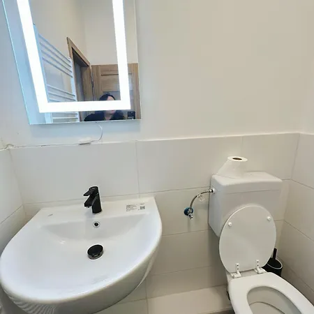 Apartment 5 Betten Montuerwhonung Mit Waschmaschine *