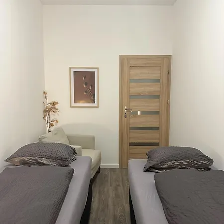5 Betten Montuerwhonung Mit Waschmaschine Apartament Düsseldorf