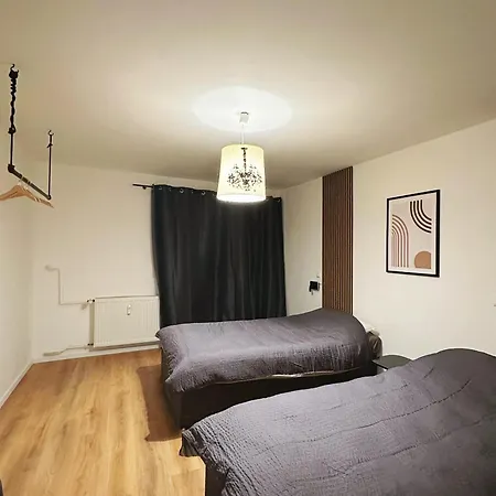 5 Betten Montuerwhonung Mit Waschmaschine Apartament