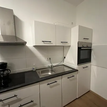 5 Betten Montuerwhonung Mit Waschmaschine Apartment *