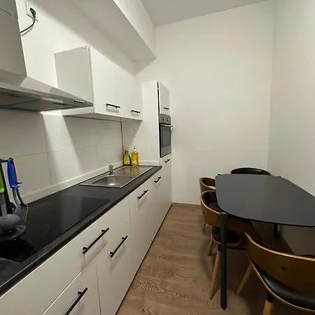 5 Betten Montuerwhonung Mit Waschmaschine Dusseldorf