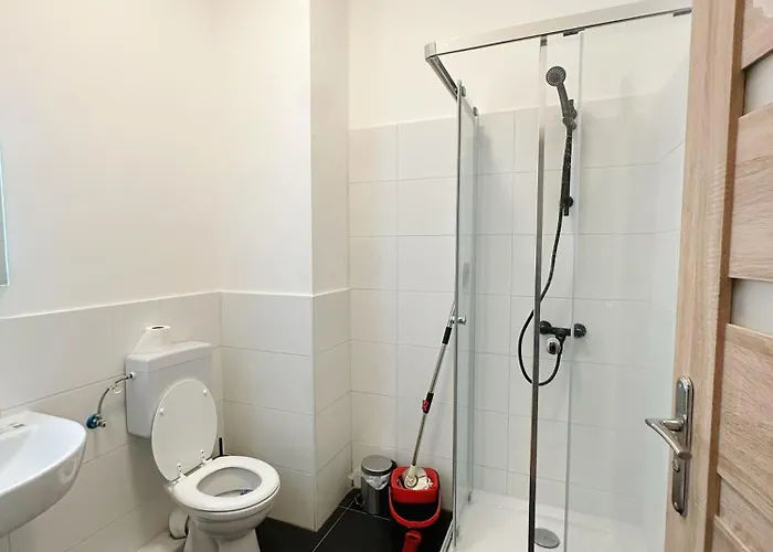 5 Betten Montuerwhonung Mit Waschmaschine Appartement *